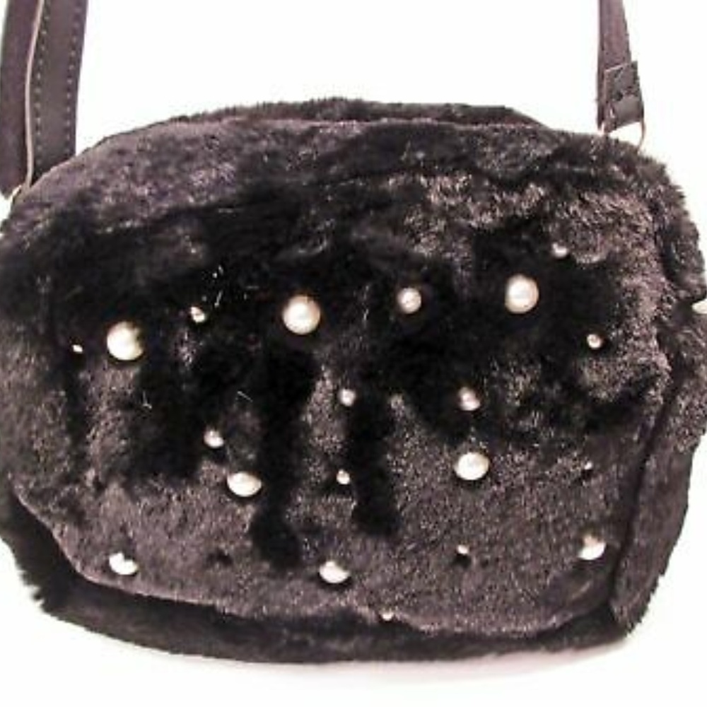 Blunderfluff Soft Fur & Pearls Barrel Purse – Vari